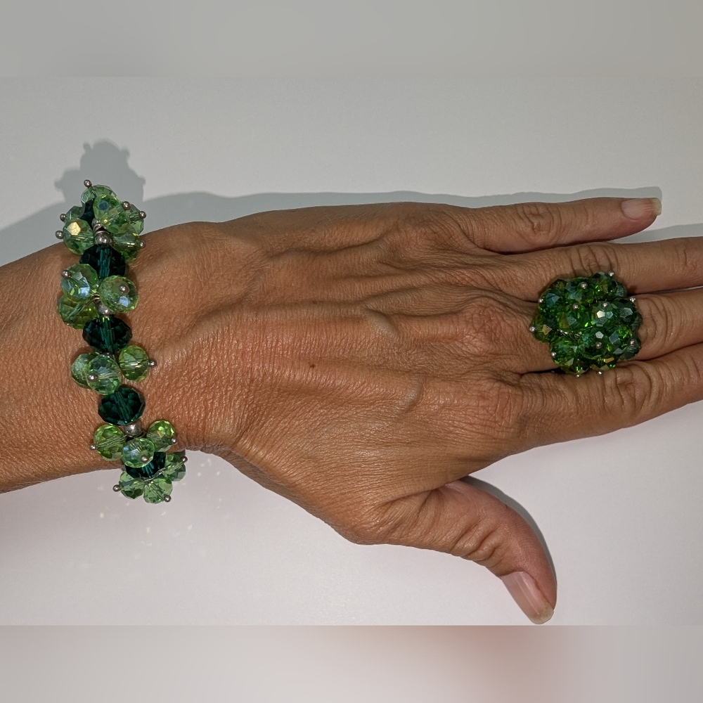 EVC Green Crystal Stretch Bracelet & Adjustable Ring